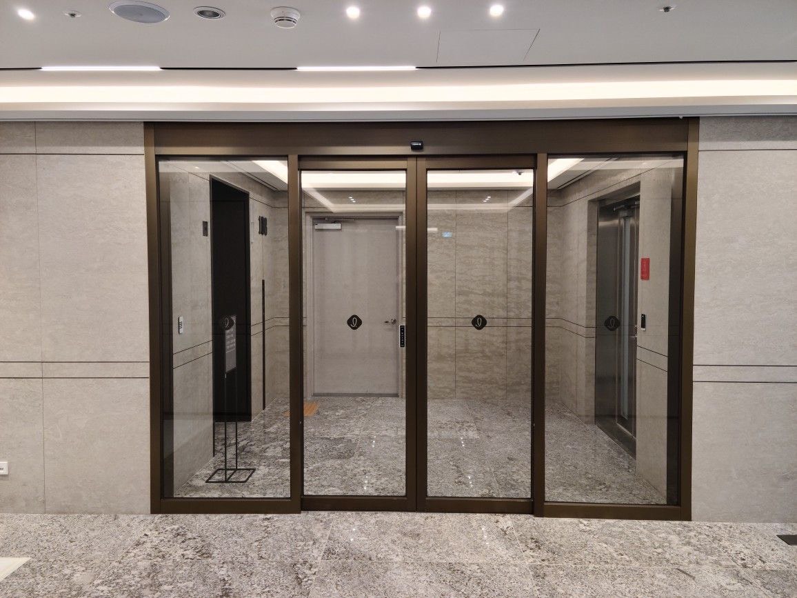 Một mẫu cửa trượt tự động.