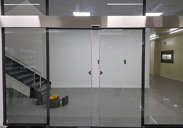 Cửa kính tự động ngày càng được gia chủ ưa chuộng.